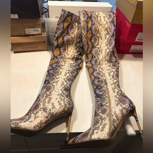 Steve Madden brand new snakeskin boots!
